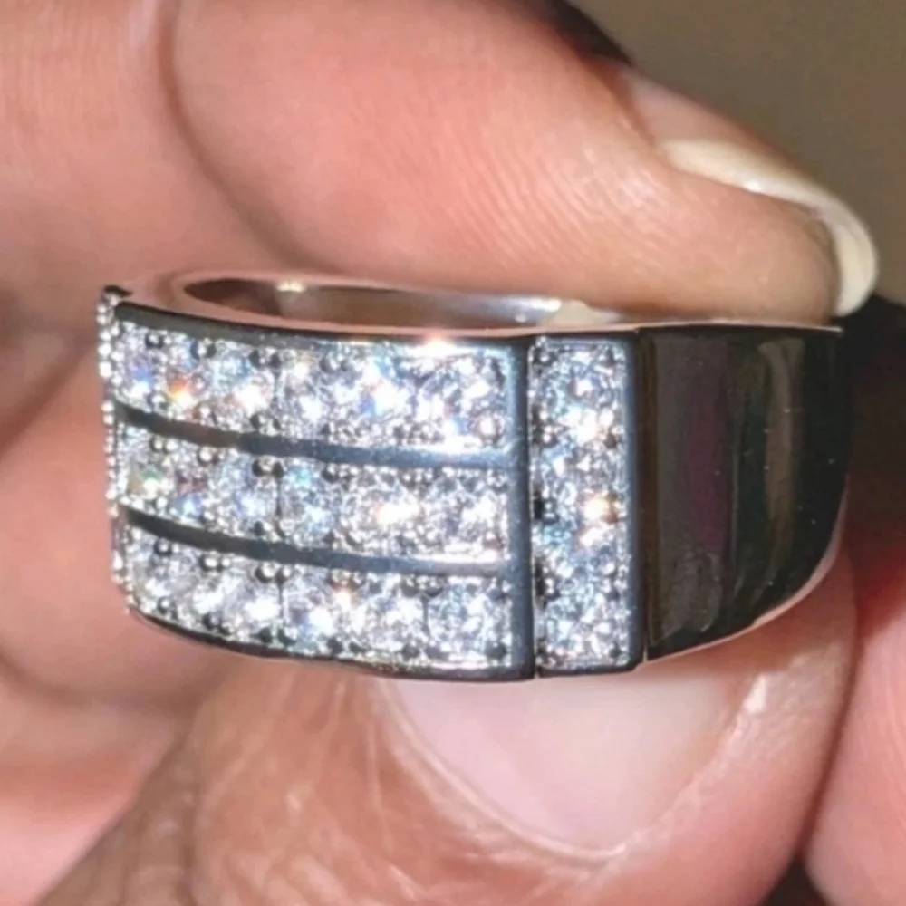 boutique stunning ring